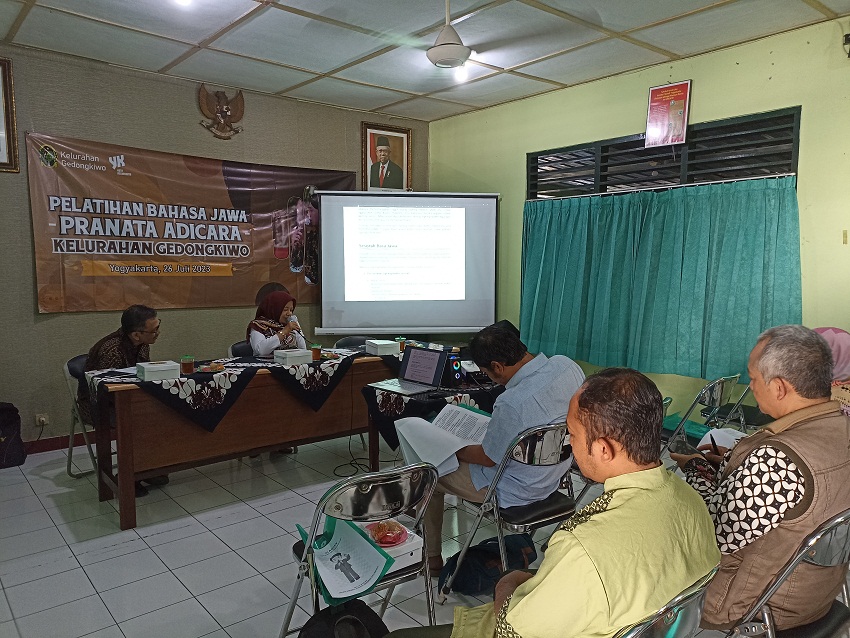 Kelurahan Gedongkiwo Gelar Pelatihan Bahasa Jawa